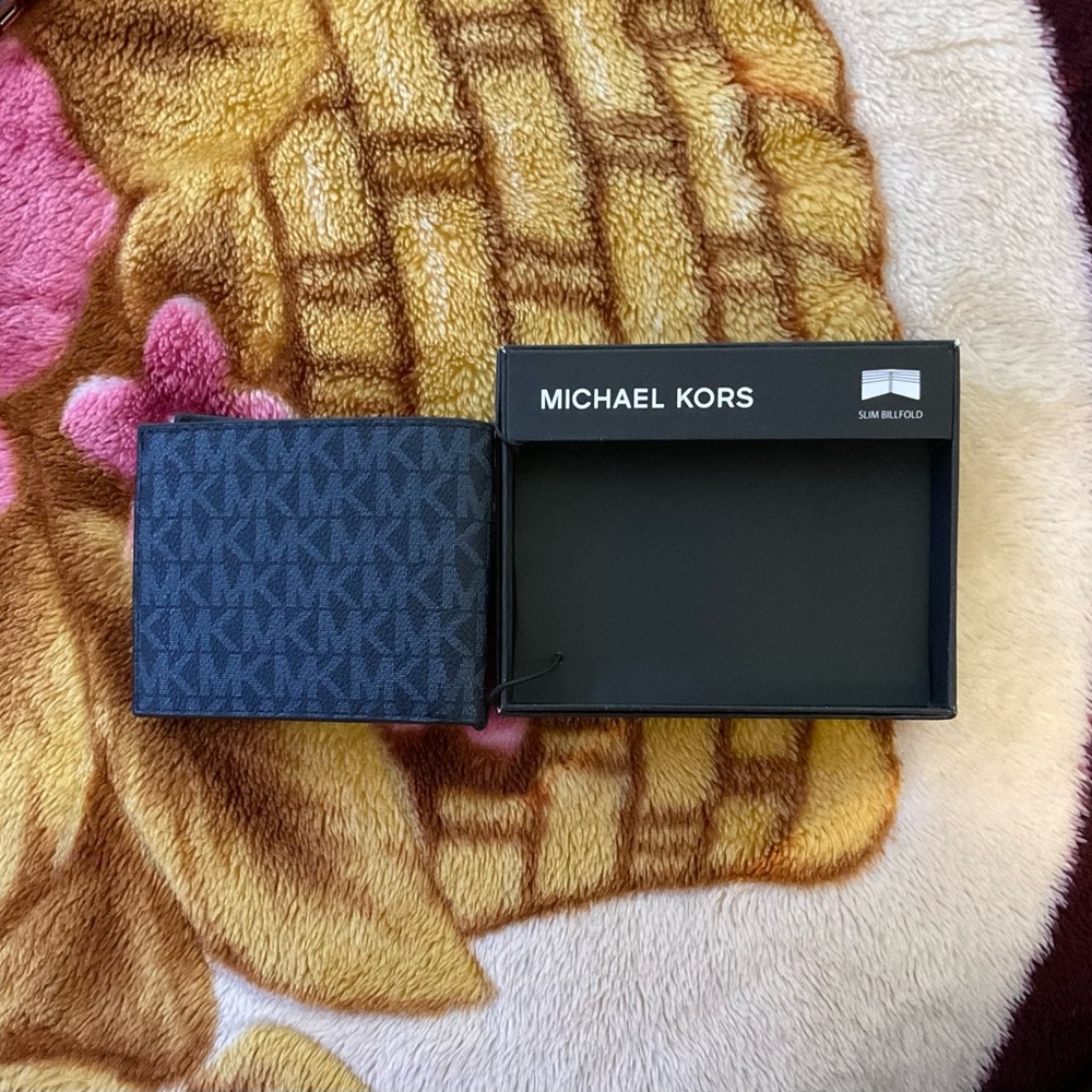 Michael Kors Men’s Billfold Wallet - Picture 2 of 9